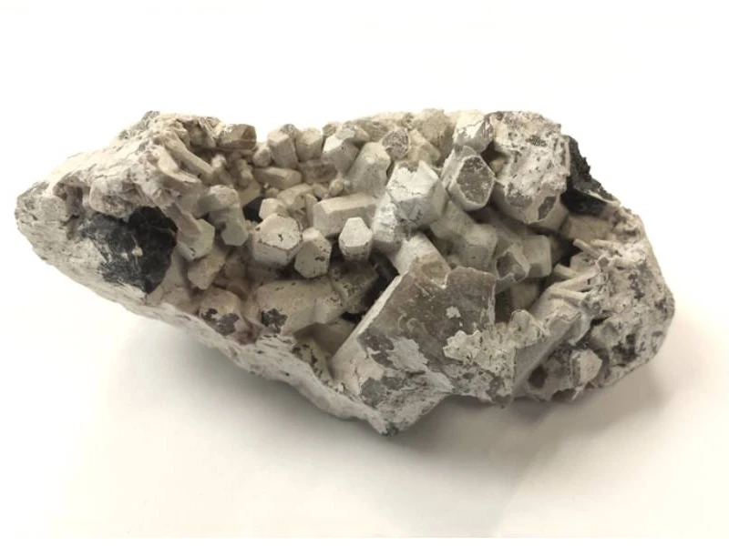 Everything About Nepheline: Its Properties, Chemical Composition, and Industrial Applications